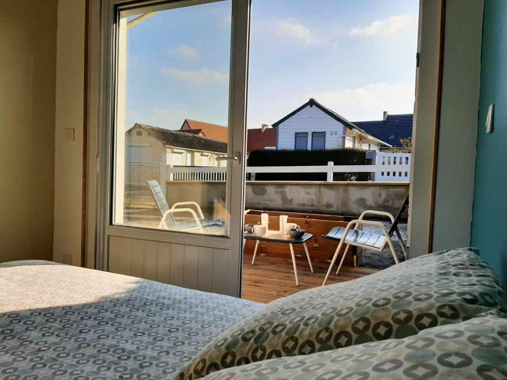 Les Heures Tranquilles - Vue Mer - 50M De La Plage Saint-Come-de-Fresne Exterior foto